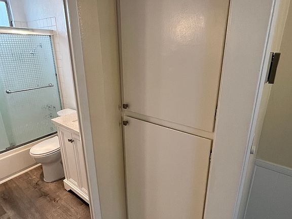 3rd image of 5027 Del Monte Ave APT 4