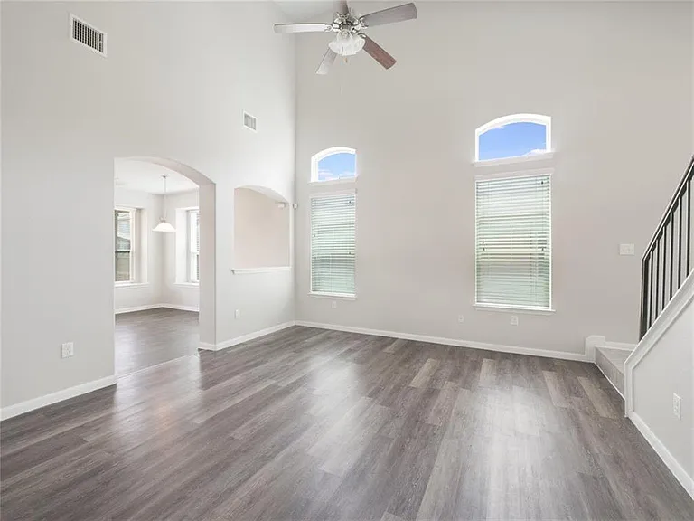 12112 Timber Arch Ln — Photo 3