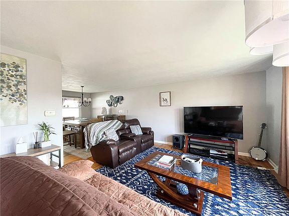 5th image of 145 Penn Woods Dr