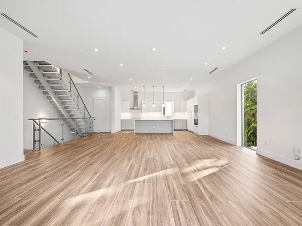 11 SE 11th Avenue, Fort Lauderdale, FL 33301