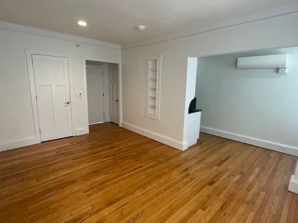 413 Euclid Ave #202