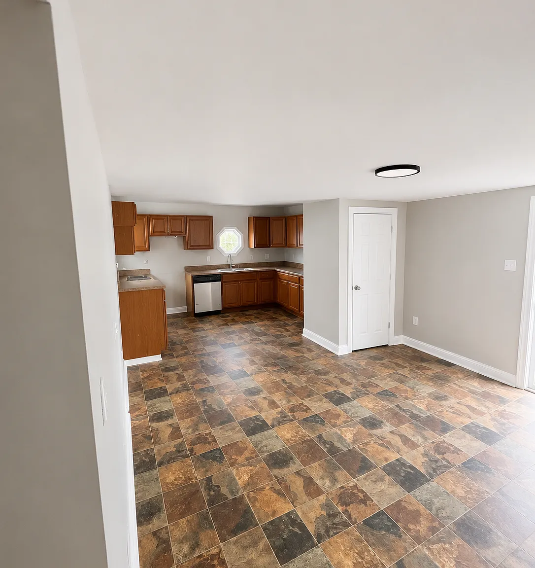 4 bed, 1929 sqft, $2,250 — Photo 4