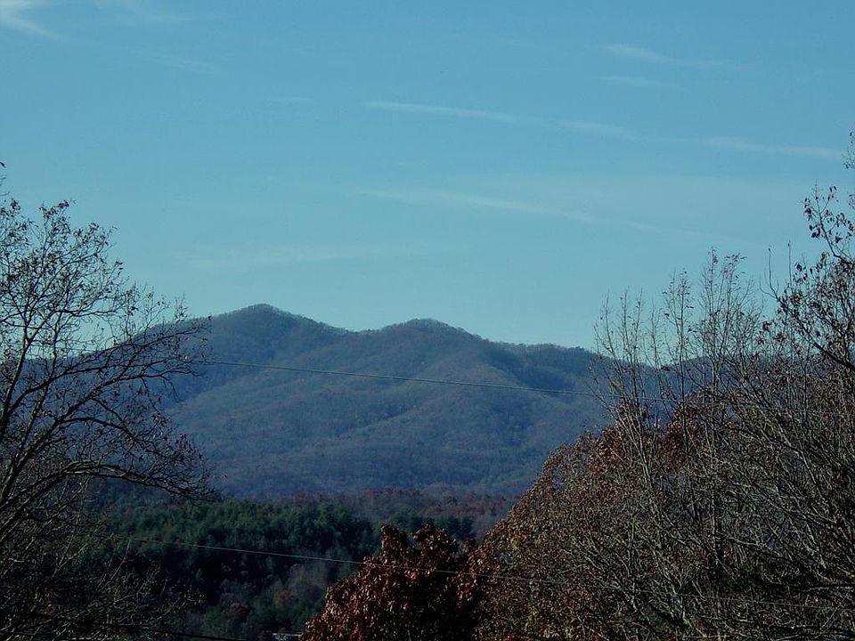 1st image of Laurel Dr