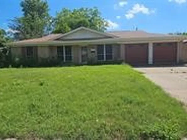 149 NW Suzanne Ter, Burleson, TX 76028