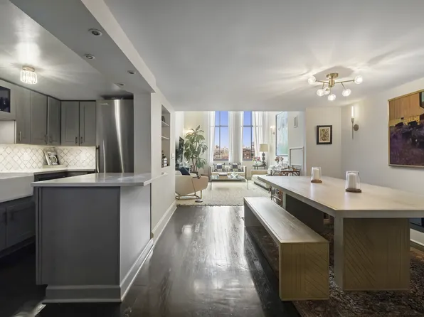 421 Hudson Street 607 image 3 of 13