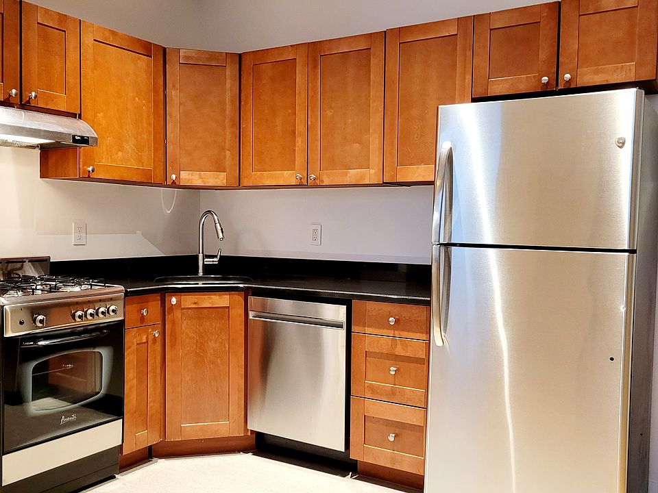 1st image of 150 W 47th St APT 9I