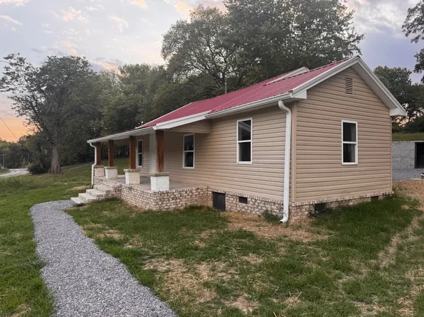 1309 Old Highway 31 E, Westmoreland, TN 37186