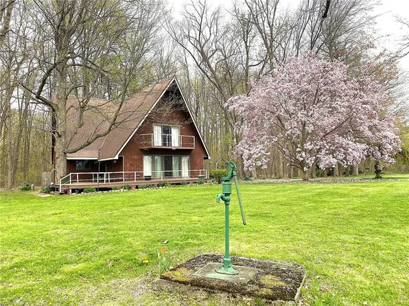 1476 Grange Hall Rd, Phelps, NY 14532