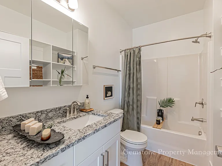 528 Harvester Ave — Photo 25