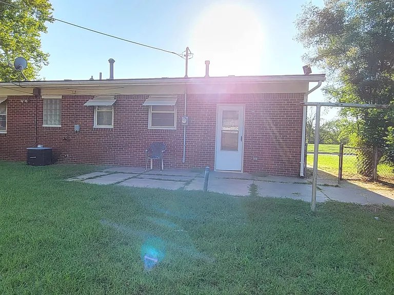 3344 S Washington Ave — Photo 17