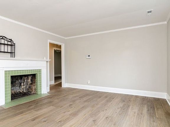5th image of 229 Lullwater Dr