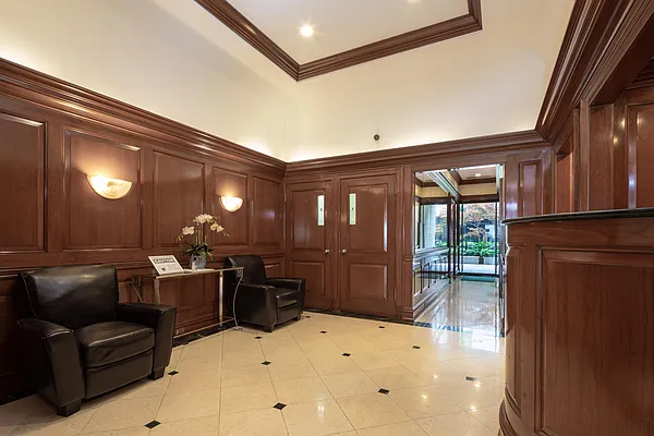 Rented by New York Casas Ltd. | media 12