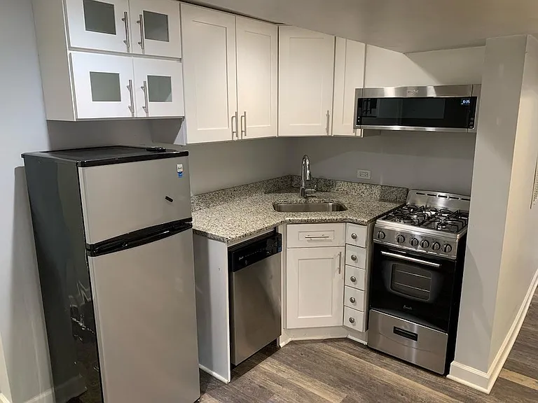 3225 N Wilton Ave #G1N — Photo 1