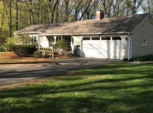 6 Hitchin Post Rd, Chelmsford, MA 01824