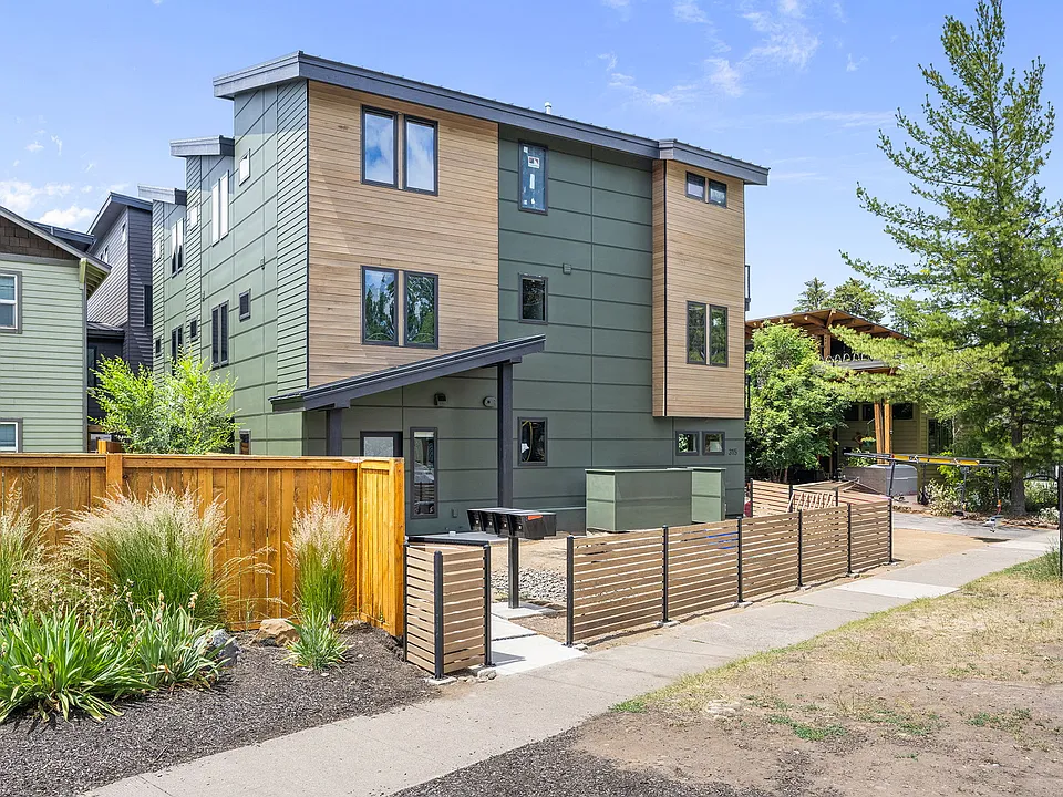 315 Riverside Blvd #1-2
