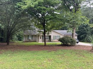 61 Willow Ridge Dr, Hampton, GA 30228