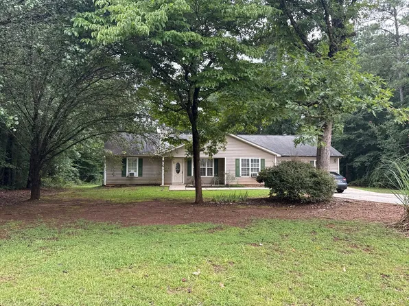 61 Willow Ridge Dr, Hampton, GA 30228