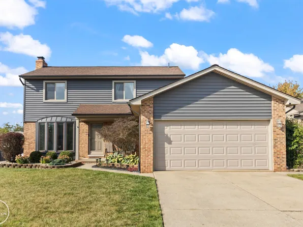 47212 Blossom Ln, Macomb, MI 48044