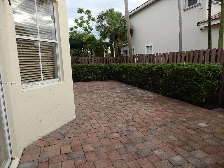 320 SW 87th Ct — Photo 29