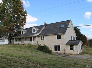 1300 Connell Rd, Ortonville, MI 48462