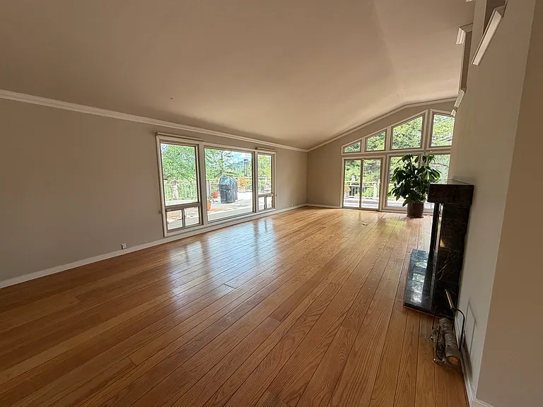 132 Ardith Dr — Photo 4
