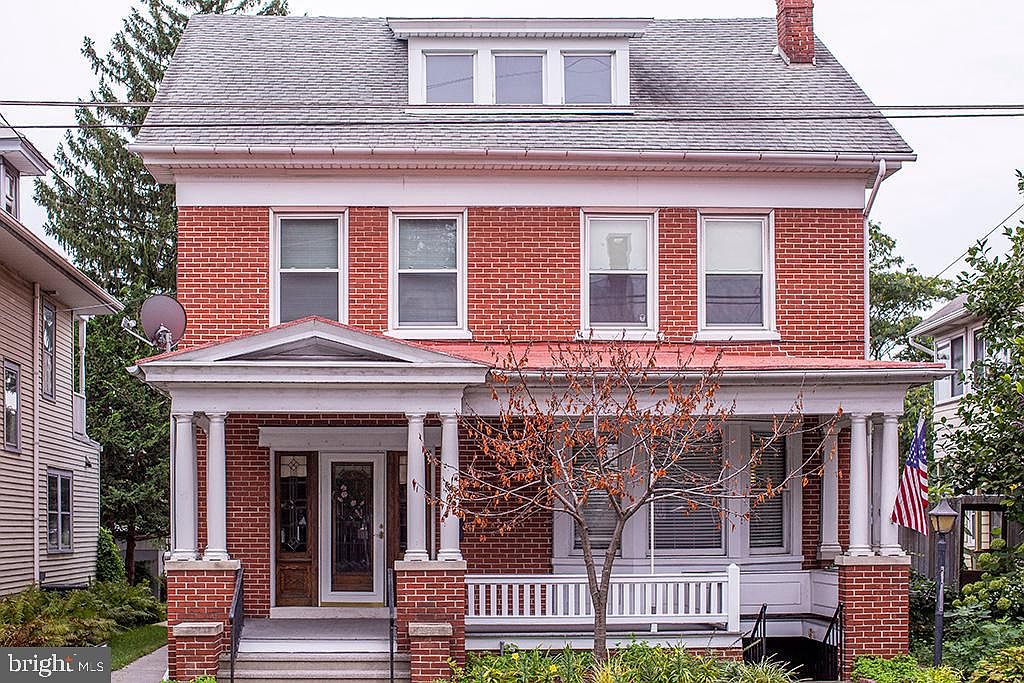 17 N College St, Myerstown, PA 17067 Zillow