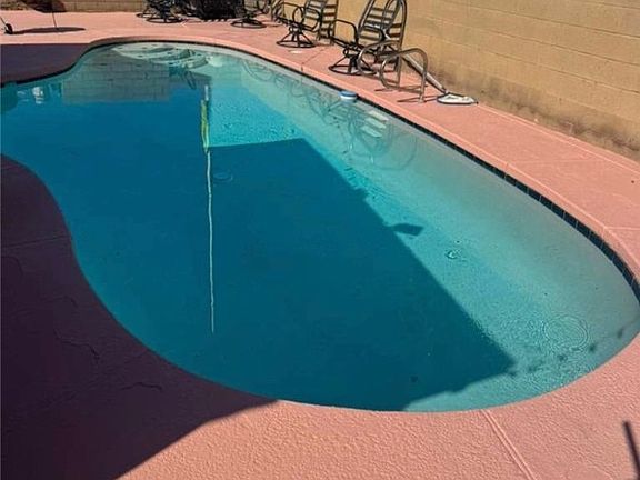 4th image of 4691 Hutchinson Dr