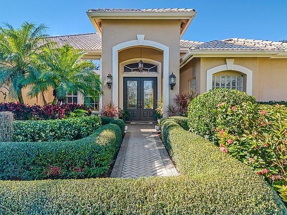2nd image of 1605 SE Ballantrae Ct