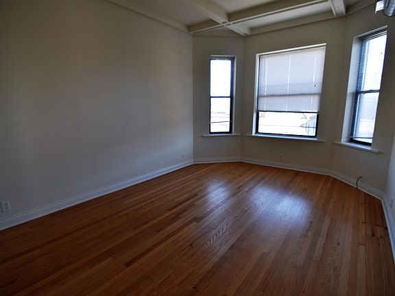 Living room 3 bed