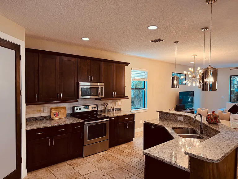 Modern kitchen & Pantry