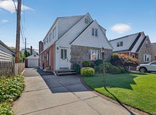 227 Brown St, Mineola, NY 11501