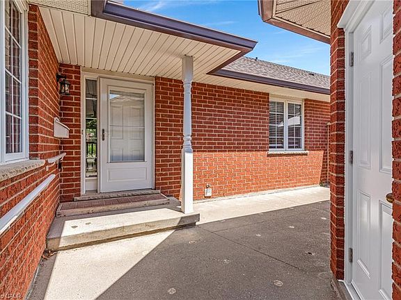 4th image of 10 Isherwood Ave #37