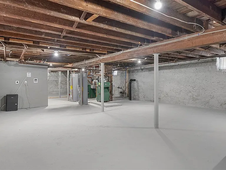 92 Greenwood St #1 — Photo 13