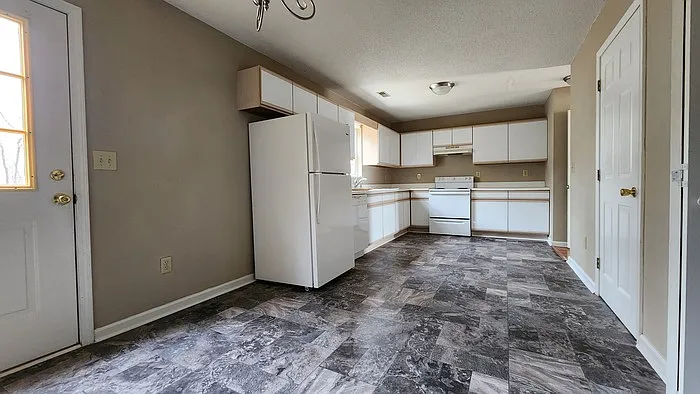 2 bed, 1.5 bath, 1000 sqft, $1,100 — Photo 4