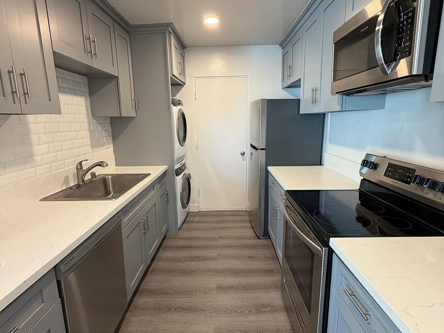 2 bed, 1200 sqft, $4,300 — Photo 4
