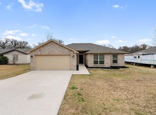 1627 Tanglewood Dr, Azle, TX 76020