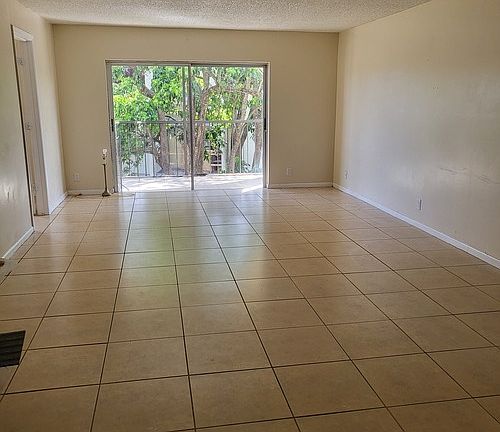 2nd image of 3360 Spanish Moss Ter APT 412