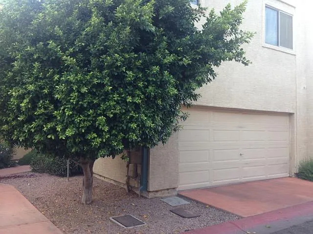Building Photo - 2027 E University Dr #127