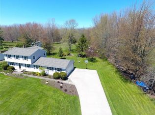1273 Paddy Ln, Ontario, NY 14519