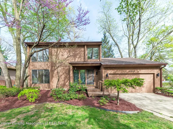 1210 Whittier Dr, East Lansing, MI 48823