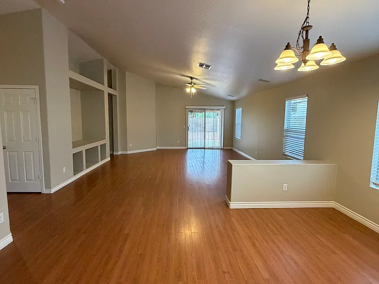 3528 W Fallen Leaf Ln — Photo 4
