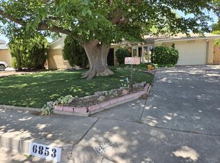 6853 Mossman Pl NE, Albuquerque, NM 87110