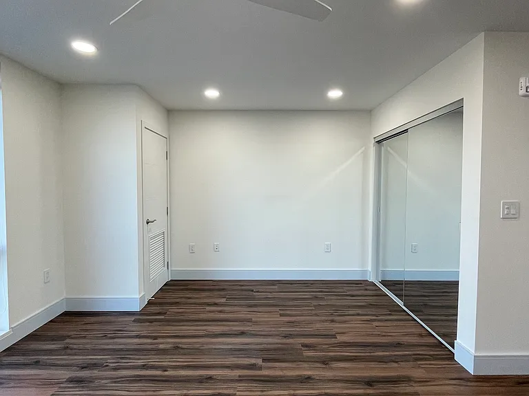 4906 Spruce St #403 — Photo 7