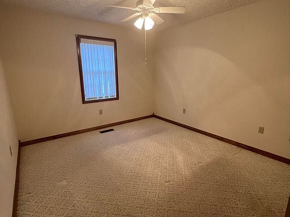 4th image of 205 Village Dr