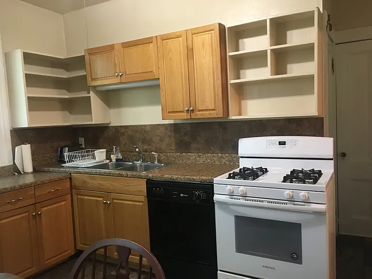 115 Giles Street — Photo 9