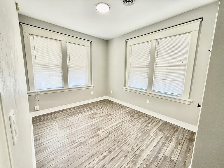 1736 Memorial Ave SW #B — Photo 8
