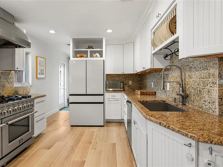 508 Columbia Dr — Photo 11