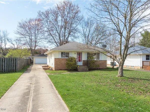 24305 Normandy Dr, Olmsted Falls, OH 44138