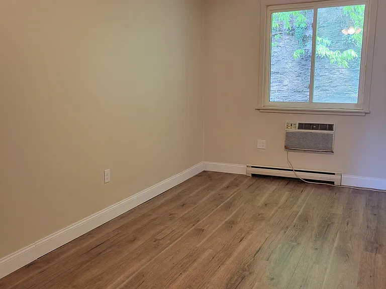225 Butler St #4 — Photo 2
