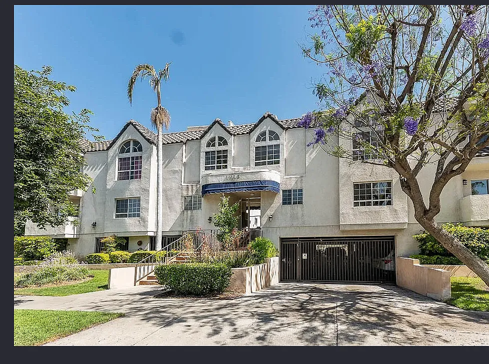 Building Photo - 11119 Camarillo St